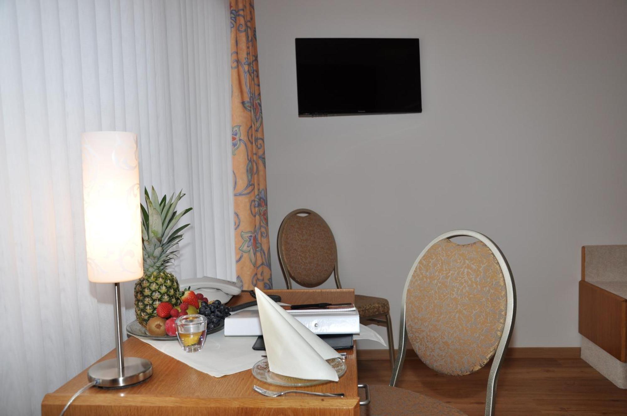 Hotel-Restaurant Sonnenhof Veitsrodt Oda fotoğraf